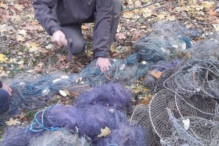 Более 140 бесхозных браконьерских орудий лова уничтожили в Одессе (фото)