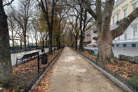 В рамках капремонта Приморского бульвара возле памятника Дюку уложат новую плитку (фото, видеокомментарий)