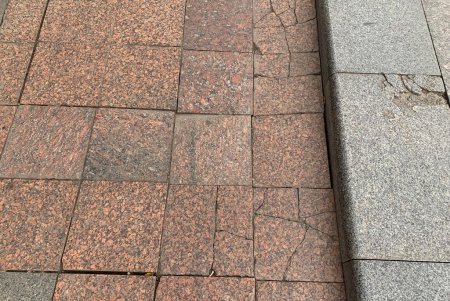 В рамках капремонта Приморского бульвара возле памятника Дюку уложат новую плитку (фото, видеокомментарий)