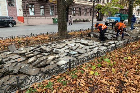 В рамках капремонта Приморского бульвара возле памятника Дюку уложат новую плитку (фото, видеокомментарий)