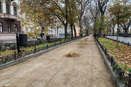 В рамках капремонта Приморского бульвара возле памятника Дюку уложат новую плитку (фото, видеокомментарий)