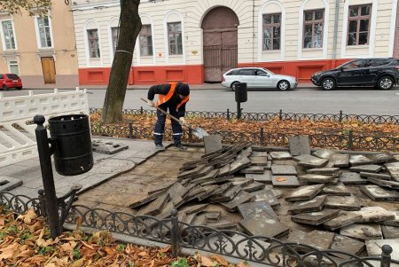 В рамках капремонта Приморского бульвара возле памятника Дюку уложат новую плитку (фото, видеокомментарий)