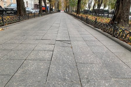 В рамках капремонта Приморского бульвара возле памятника Дюку уложат новую плитку (фото, видеокомментарий)
