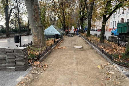 В рамках капремонта Приморского бульвара возле памятника Дюку уложат новую плитку (фото, видеокомментарий)