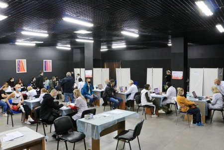 В Одессе ежедневно работают центры массовой вакцинации от COVID-19 на территории торговых центров (фото)