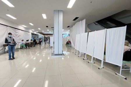 В Одессе ежедневно работают центры массовой вакцинации от COVID-19 на территории торговых центров (фото)