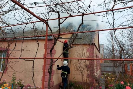 В Одесской области из-за неисправной электропроводки загорелся жилой дом (фото) 