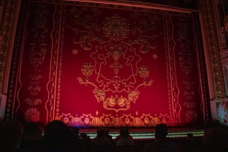 Одесская опера снова открылась после ухода на карантин (фоторепортаж)