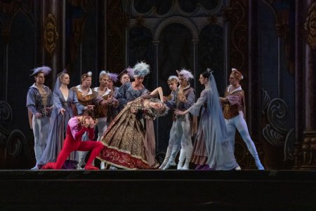 Одесская опера снова открылась после ухода на карантин (фоторепортаж)