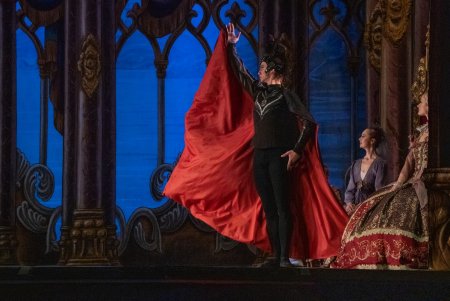Одесская опера снова открылась после ухода на карантин (фоторепортаж)