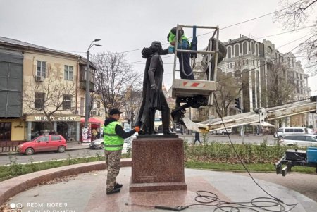 Два одесских памятника защитили от вандалов с помощью специального покрытия (фото)