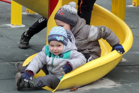 Новая современная спортивно-игровая детская площадка открылась в Михайловском сквере (фоторепортаж)