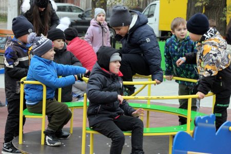 Новая современная спортивно-игровая детская площадка открылась в Михайловском сквере (фоторепортаж)