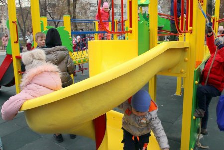 Новая современная спортивно-игровая детская площадка открылась в Михайловском сквере (фоторепортаж)