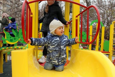 Новая современная спортивно-игровая детская площадка открылась в Михайловском сквере (фоторепортаж)