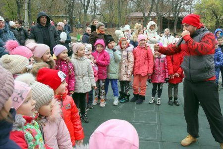 Новая современная спортивно-игровая детская площадка открылась в Михайловском сквере (фоторепортаж)