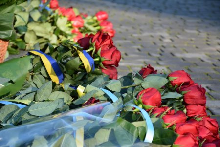 Церемония возложения цветов в честь Дня Достоинства и Свободы (фоторепортаж)
