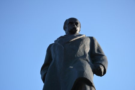 Церемония возложения цветов в честь Дня Достоинства и Свободы (фоторепортаж)