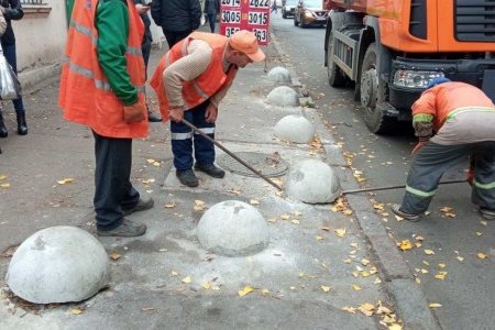 В Приморском районе демонтировали незаконно установленные юнипаркеры