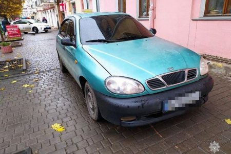 Несовершеннолетний одессит на украденном автомобиле устроил гонки с полицейскими (фото)