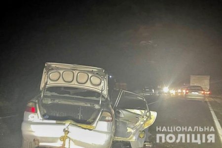 Спасатели при помощи спецоборудования помогли пострадавшей выбраться из авто, попавшего в ДТП на трассе Одесса-Рени (фото)