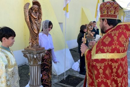 В полуподземном храме Килии установили аллею ангелов (фото) 