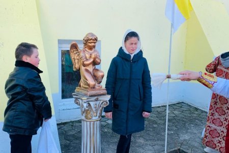В полуподземном храме Килии установили аллею ангелов (фото) 