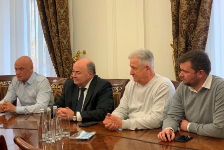 Мэр Одессы провел совещание с представителями поставщика и производителя кислорода (фото)