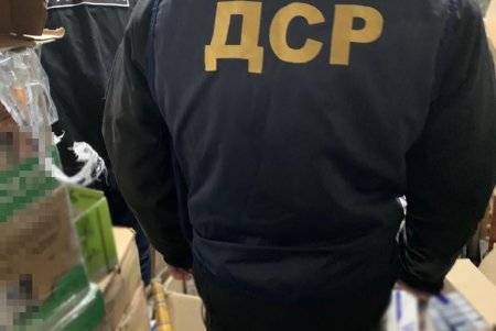 Крупная партия безакцизных сигарет и суррогатного алкоголя обнаружена при обысках в Подольске и Балте (фото)