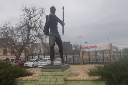 В центре города шесть памятников защитили от вандалов с помощью специального покрытия (фото)
