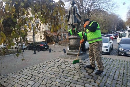 В центре города шесть памятников защитили от вандалов с помощью специального покрытия (фото)