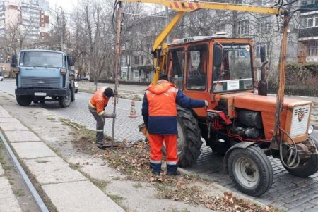 Итоги работы за неделю: коммунальщики мыли остановки и дождеприемники, очищали коллекторы и канал на Хаджибейской дороге (фото)
