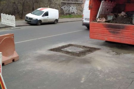 Итоги работы за неделю: коммунальщики мыли остановки и дождеприемники, очищали коллекторы и канал на Хаджибейской дороге (фото)