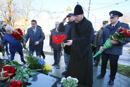 Память жертв голодоморов в Украине  почтили жители Одессы (фоторепортаж)