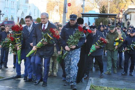 Память жертв голодоморов в Украине  почтили жители Одессы (фоторепортаж)