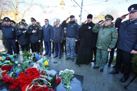Память жертв голодоморов в Украине  почтили жители Одессы (фоторепортаж)