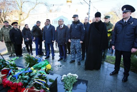 Память жертв голодоморов в Украине  почтили жители Одессы (фоторепортаж)
