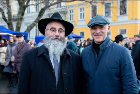 Мэр Геннадий Труханов поздравил одесситов с праздником Хануки (фото)