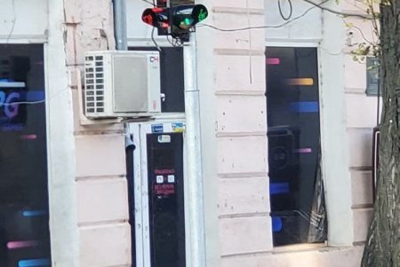 В Приморском районе модернизированы три светофора на оживленных перекрестках (фото)