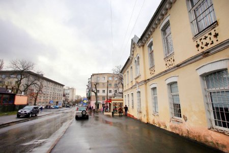 Пишоновская - улица контрастов: смесь старых малоэтажек и современных высоток (фоторепортаж)