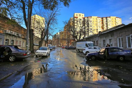 Пишоновская - улица контрастов: смесь старых малоэтажек и современных высоток (фоторепортаж)