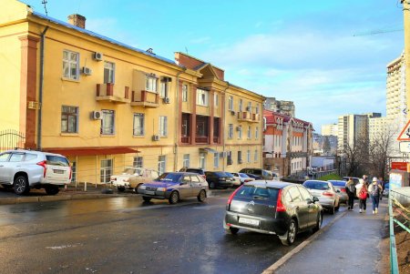 Пишоновская - улица контрастов: смесь старых малоэтажек и современных высоток (фоторепортаж)