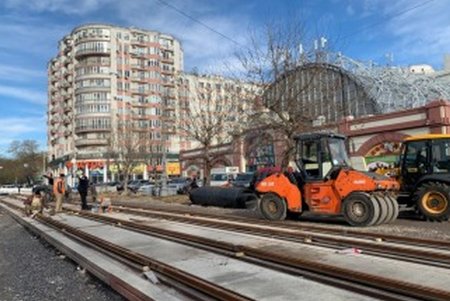 Участок между Пантелеймоновской и Новощепным рядом закроют для транспорта до Нового года (фото)