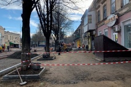 Участок между Пантелеймоновской и Новощепным рядом закроют для транспорта до Нового года (фото)