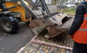 В Приморском районе демонтировали незаконно установленные юнипаркеры