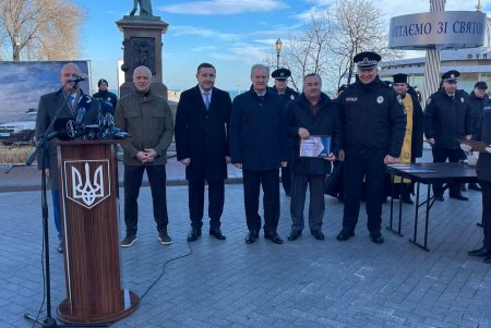 В Одессе торжественно вручили служебные авто полицейским 13 ОТГ региона (фоторепортаж)