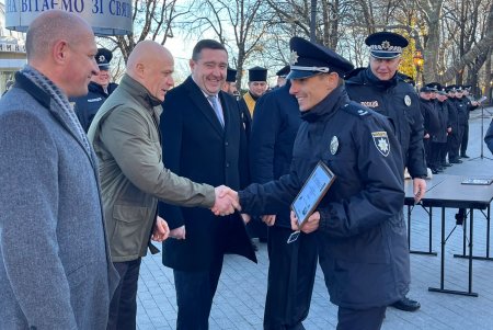 В Одессе торжественно вручили служебные авто полицейским 13 ОТГ региона (фоторепортаж)