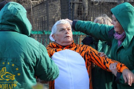В Одесском зоопарке снимают новогодний видеоклип: главный герой символ предстоящего года (фоторепортаж)