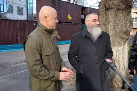 «Мы готовы поддерживать любой полезный для маленьких одесситов проект», — мэр Геннадий Труханов при посещении строящегося корпуса еврейской школы