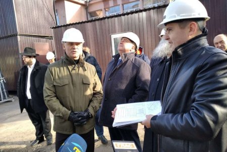 «Мы готовы поддерживать любой полезный для маленьких одесситов проект», — мэр Геннадий Труханов при посещении строящегося корпуса еврейской школы